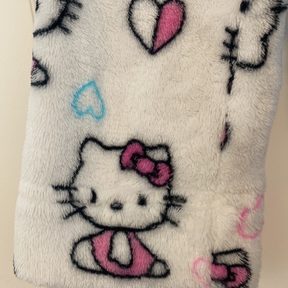 Hello Kitty Robe - Picture 2 of 3